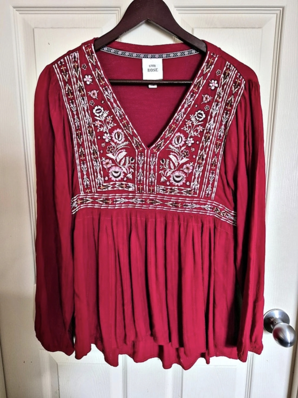 Size M Knox Rose Floral Peasant Blouse in Red.